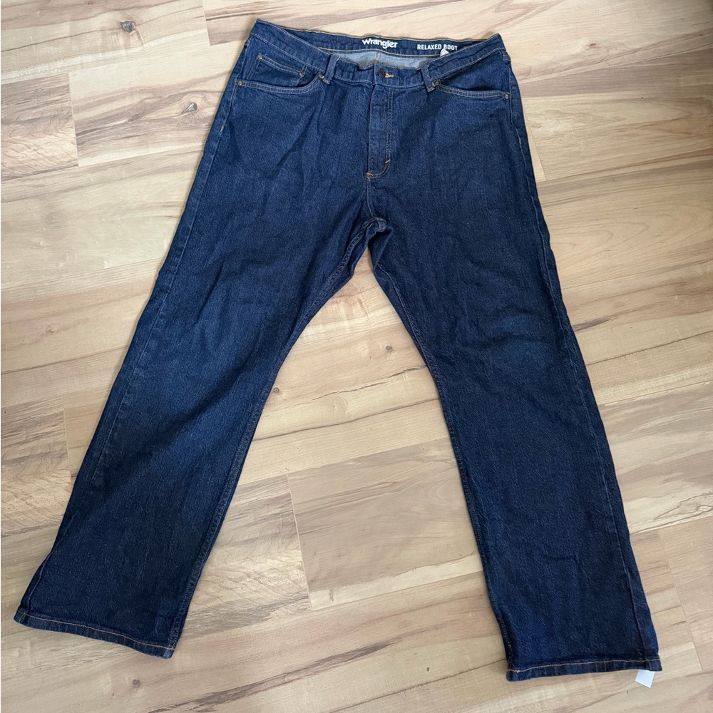 Wrangler Men Relaxed Fit Indigo Blue Jeans